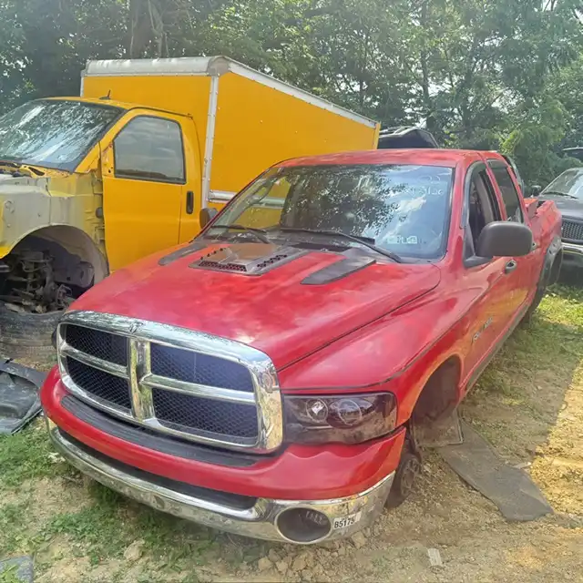 2002 Dodge Ram 1500 SLT 4X4 Quad Cab SWB's photo