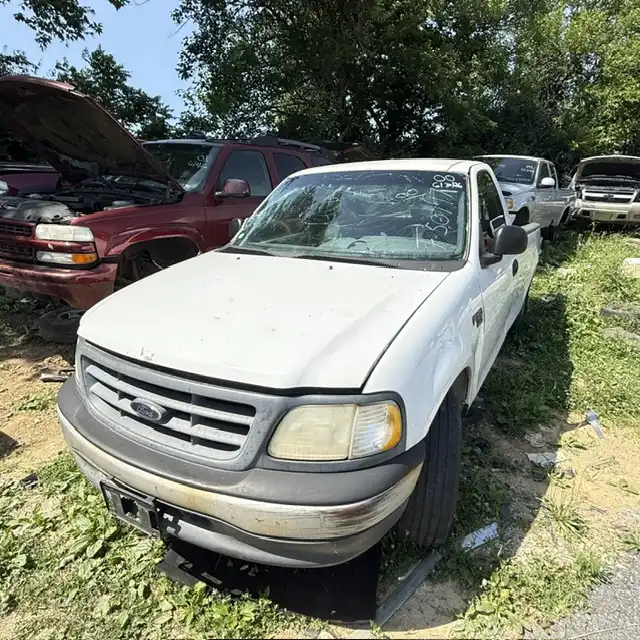 2000 Ford F-150 XL Regular Cab SWB Styleside's photo