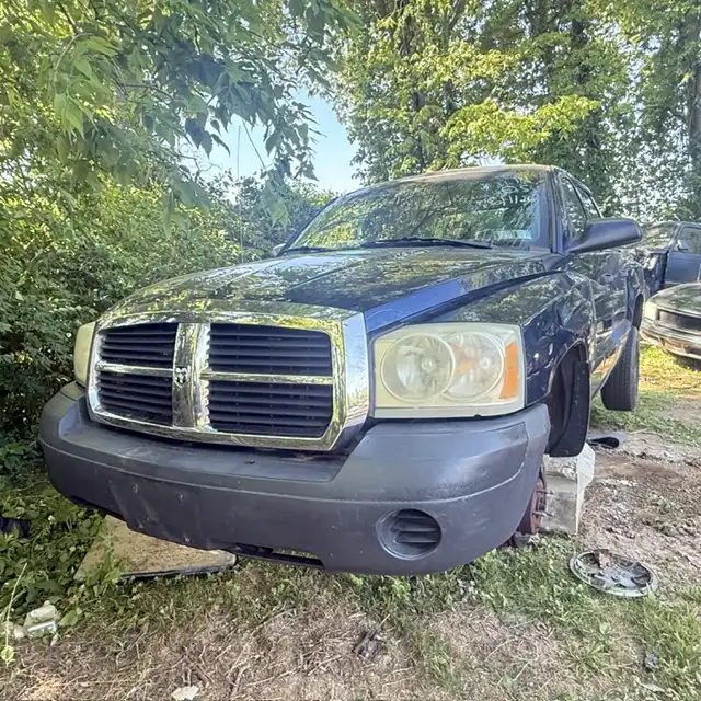 2005 Dodge Dakota ST 4X4 Quad Cab's photo