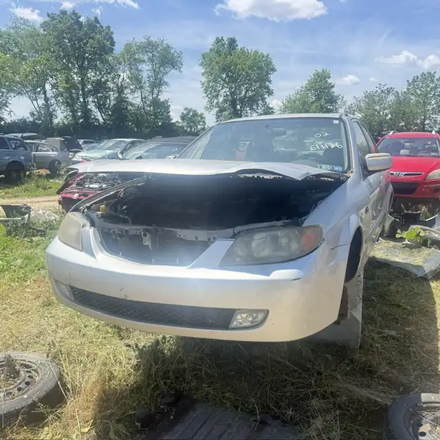 2002 Mazda Protege ES's photo