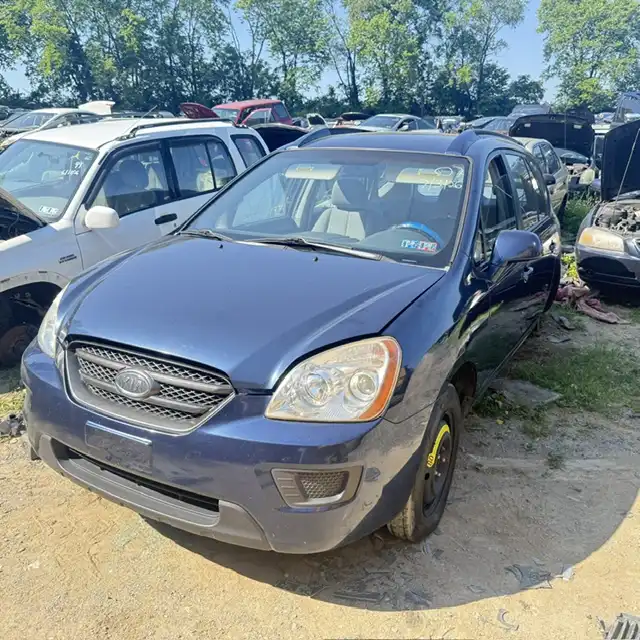 2007 Kia Rondo 2.4 AUTO LX's photo