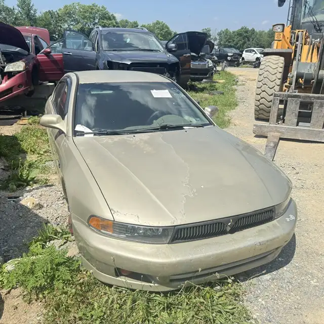 2001 Mitsubishi Galant ES's photo