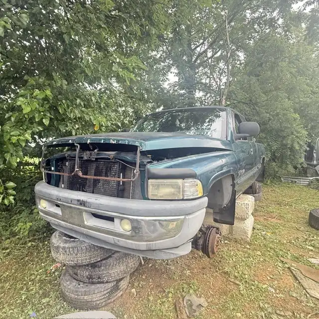 1999 Dodge Ram 1500 1500 4X4 QUAD CAB SWB's photo