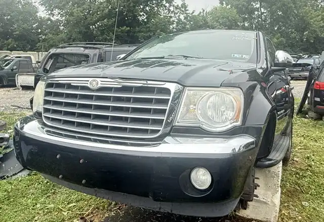 2009 Chrysler Aspen Limited 4x4's photo