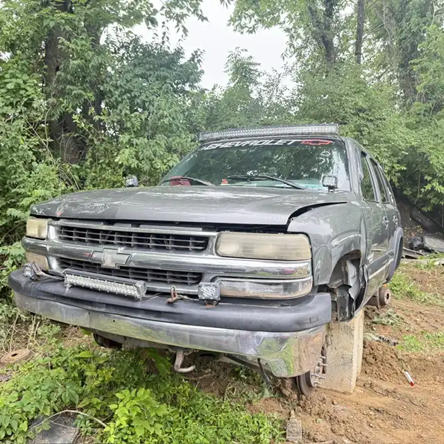 2001 Chevrolet Tahoe 4-Wheel Drive's photo