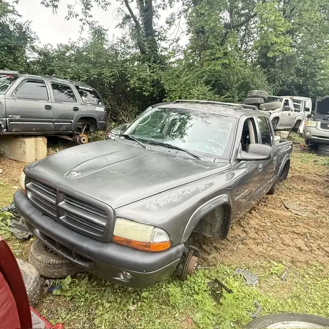 2002 Dodge Dakota Sport 4X4 Quad Cab's photo