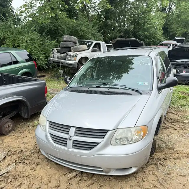 2005 Dodge Caravan SXT's photo
