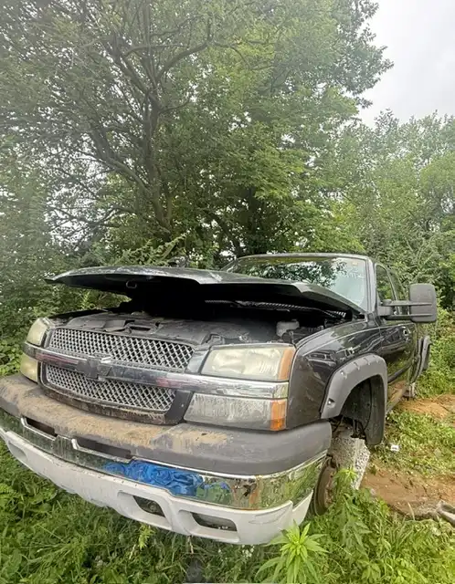 2003 Chevrolet Silverado 1500 LS 4X4 Extended Cab SWB's photo