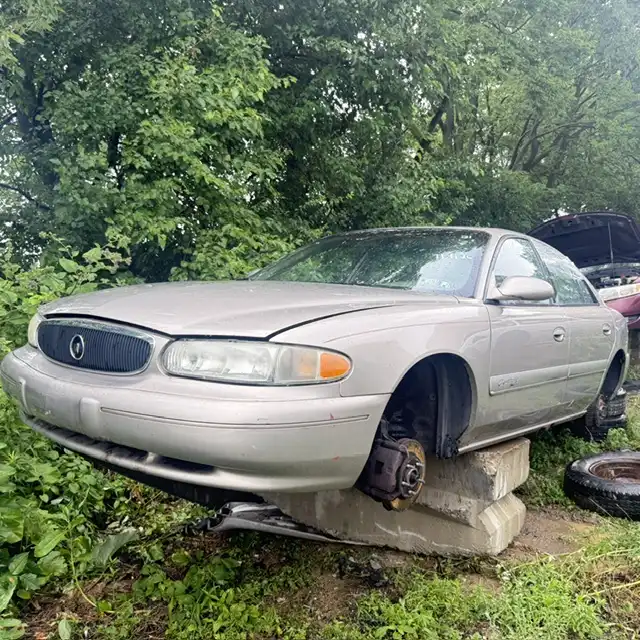 2001 Buick Century Limited's photo
