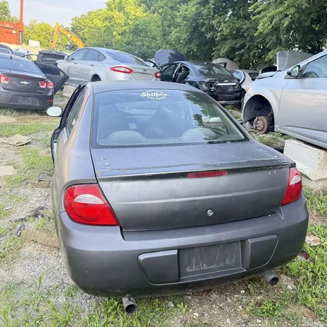 2003 Dodge Neon SXT photo 3
