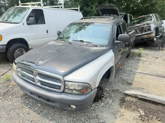 2000 Dodge Dakota SPORT 4X4 QUAD CAB's photo