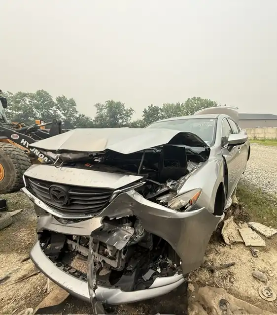 2015 Mazda EZ-6 i Sport Auto's photo