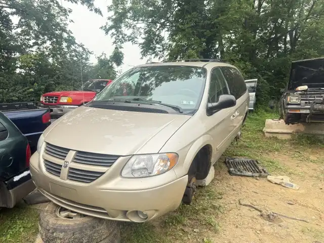 2005 Dodge Grand Caravan SXT's photo