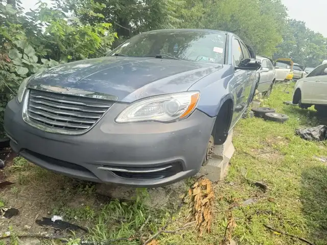 2011 Chrysler 200 Touring's photo
