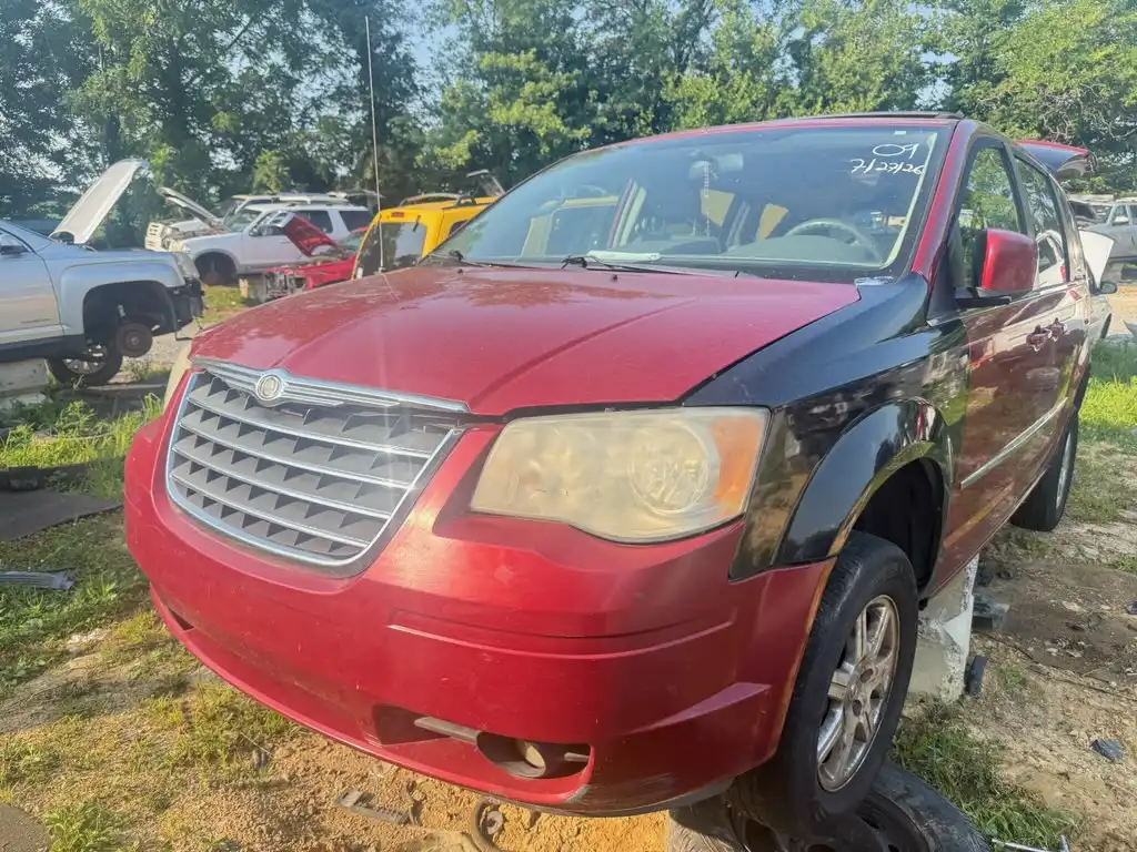 2009 Chrysler Town & Country Touring's photo