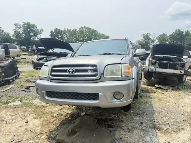 2002 Toyota Sequoia Limited 4x4's photo