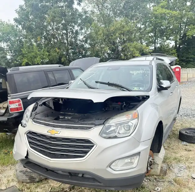 2017 Chevrolet Equinox AWD Premier's photo