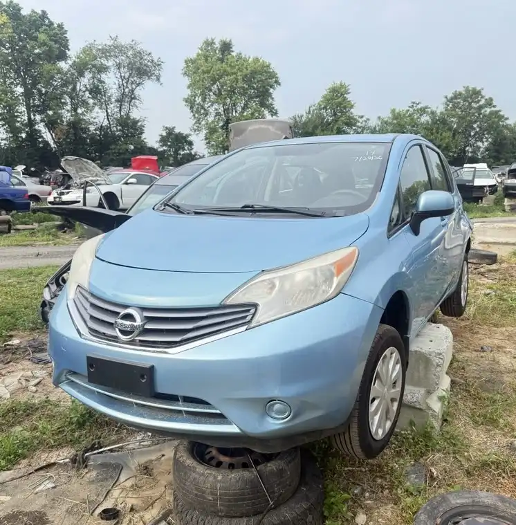 2014 Nissan Versa Note 1.6 S MT's photo
