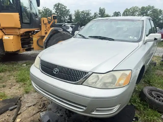 2000 Toyota Avalon's photo