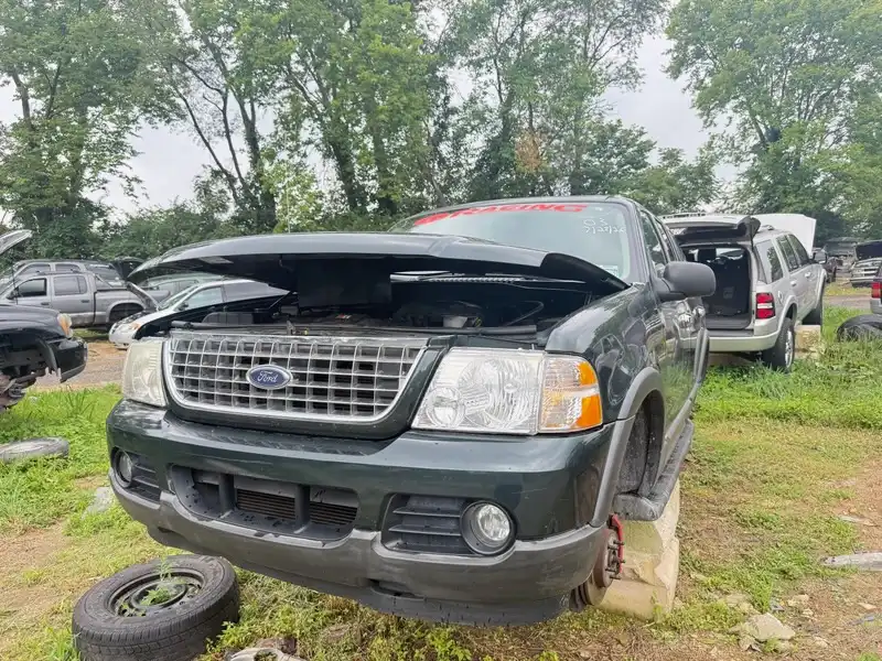 2003 Ford Explorer's photo