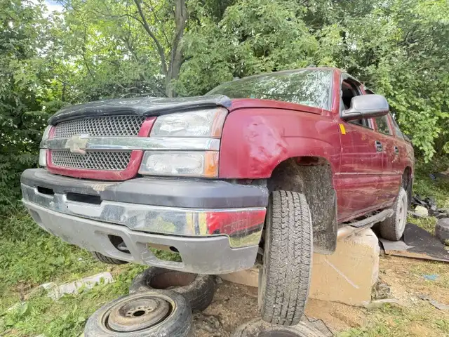 2004 Chevrolet Avalanche 4x4 1500 Series's photo