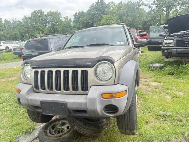 2004 Jeep Liberty Sport 4WD's photo