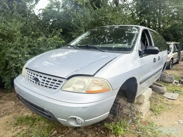 2003 Ford Windstar's photo