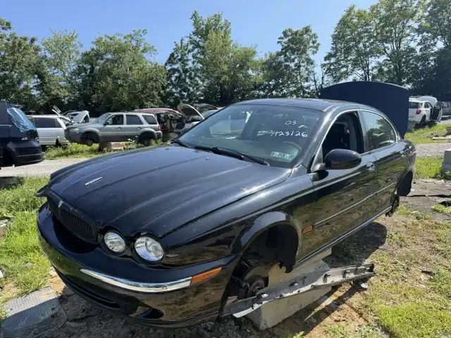2003 Jaguar X-Type 3.0's photo