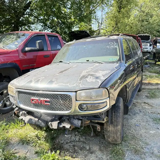 2003 GMC Yukon Denali AWD's photo