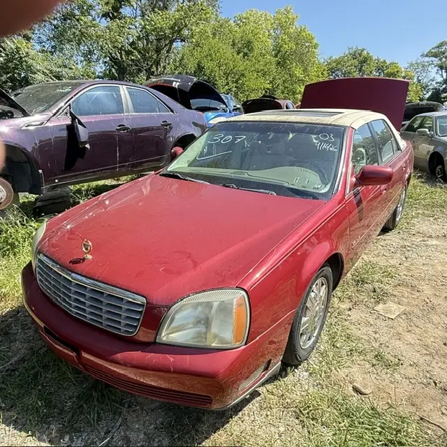 2003 Cadillac DeVille Base photo 1