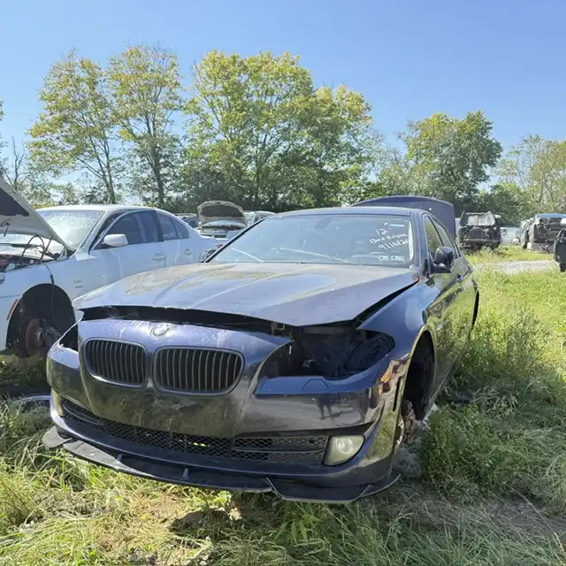 2012 BMW 5 Series 528i Sedan's photo