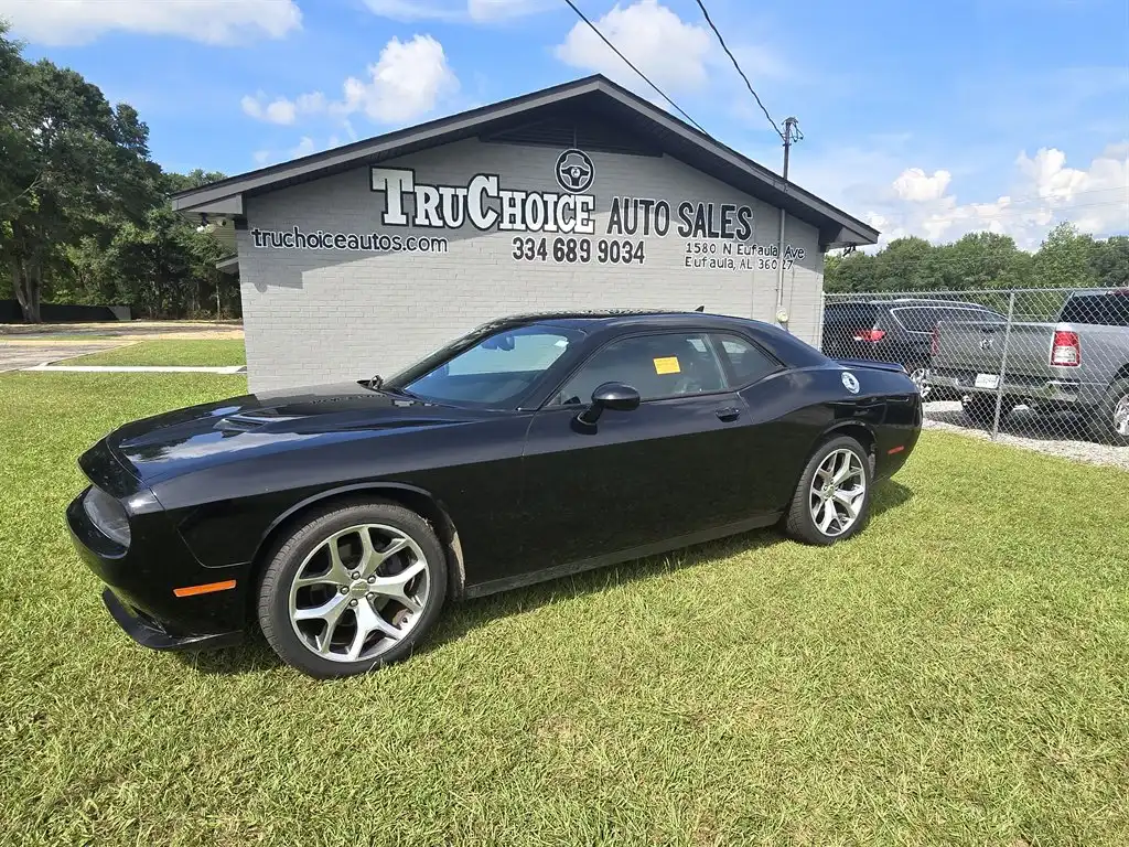 2015 Dodge Challenger SXT Plus's photo