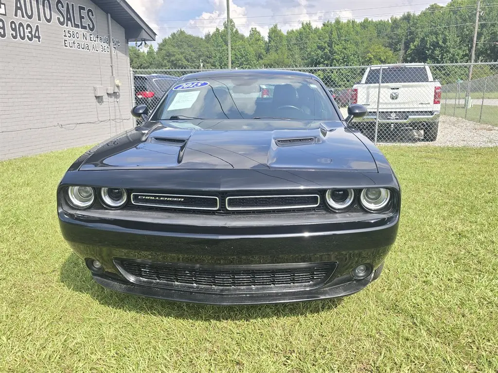 2015 Dodge Challenger SXT Plus photo 4