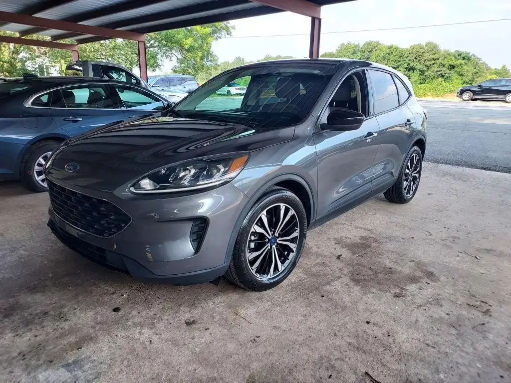 2022 Ford Escape SE FWD's photo