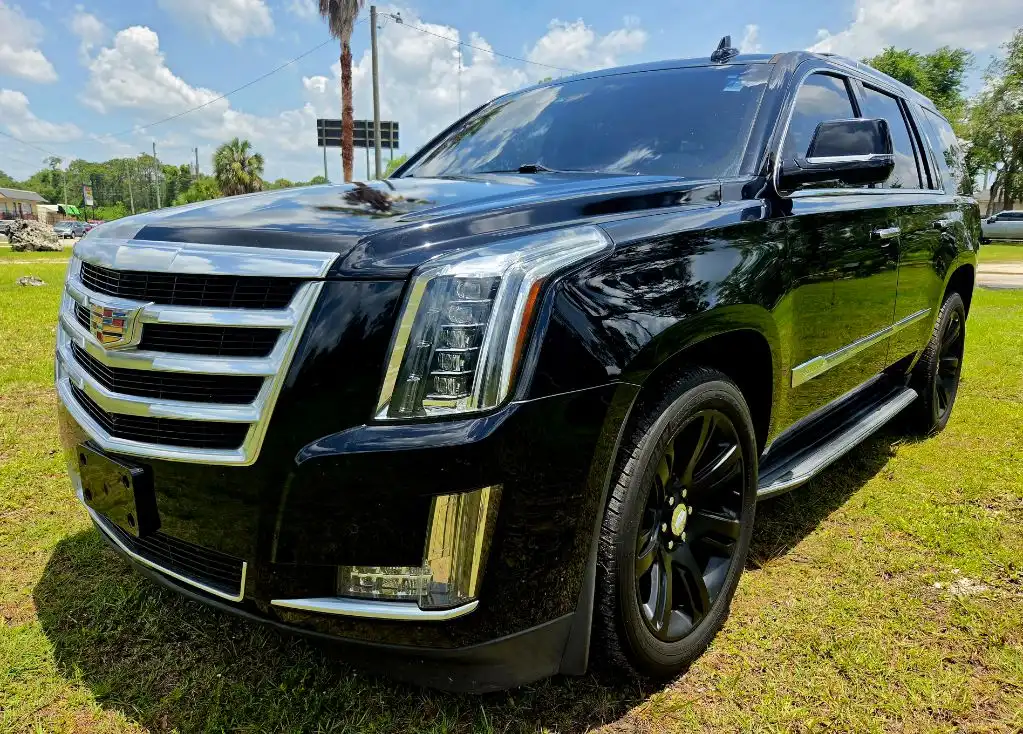 2017 Cadillac Escalade AWD Luxury's photo