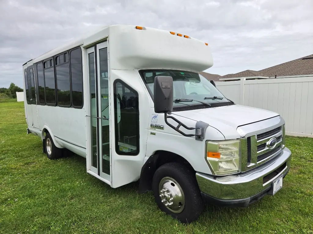 2012 Ford E-Series undefined photo 3