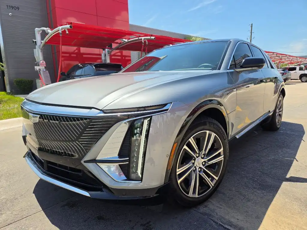 2024 Cadillac Lyriq Luxury 2 AWD's photo