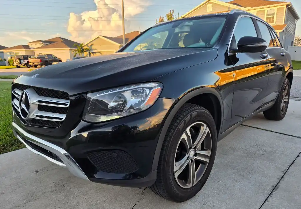 2017 Mercedes-Benz GLC GLC300 4MATIC's photo