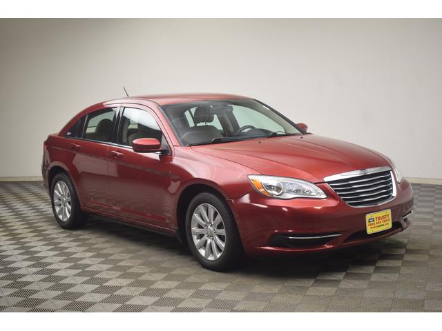2014 Chrysler 200 Touring's photo
