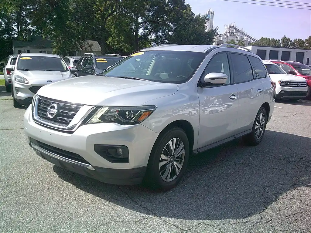 2020 Nissan Pathfinder SV 2WD's photo
