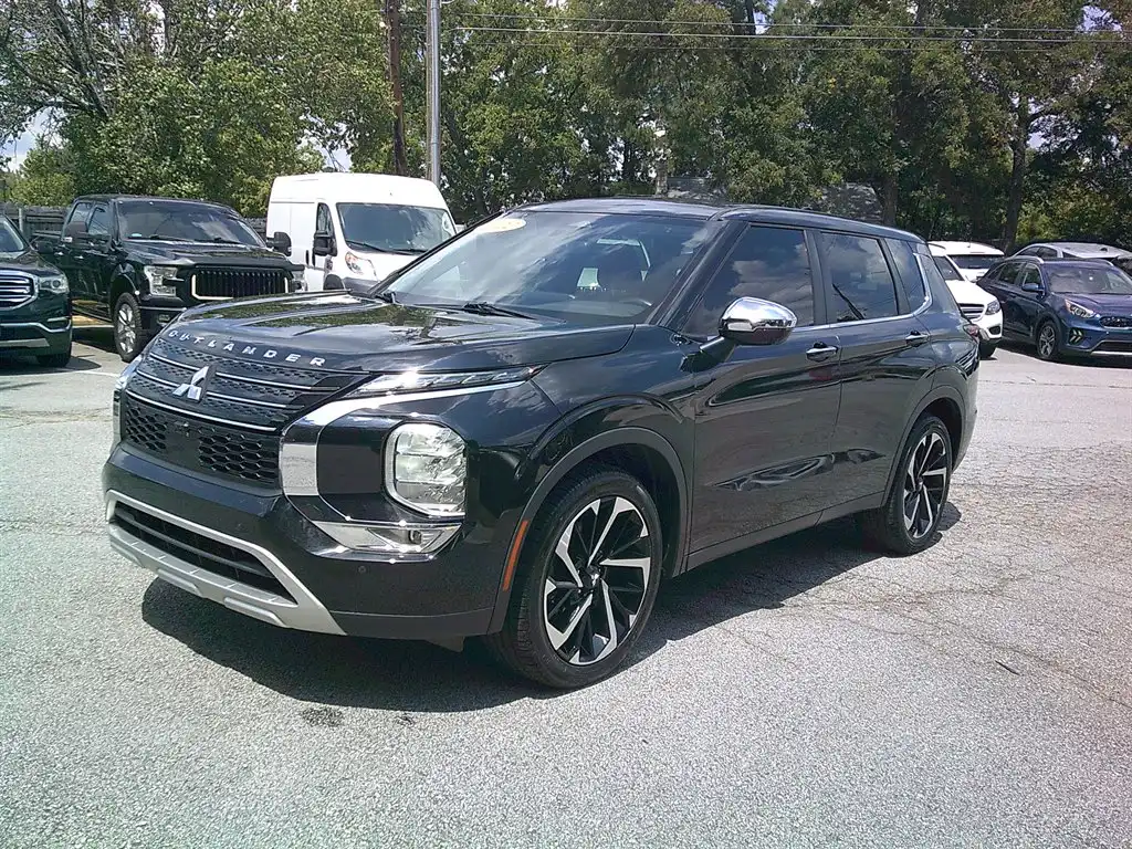2022 Mitsubishi Outlander SE FWD's photo