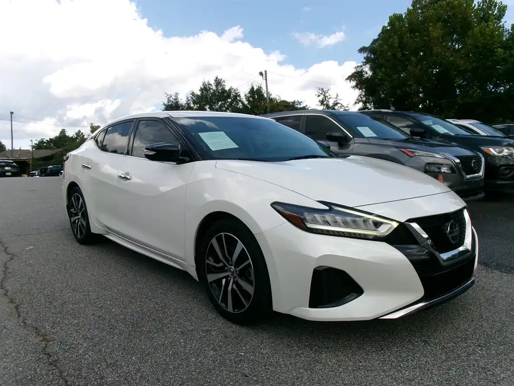 2021 Nissan Maxima SV's photo