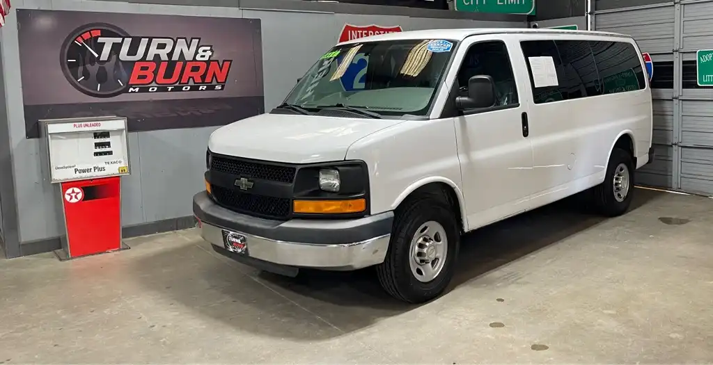 2013 Chevrolet Express 2500 LS's photo
