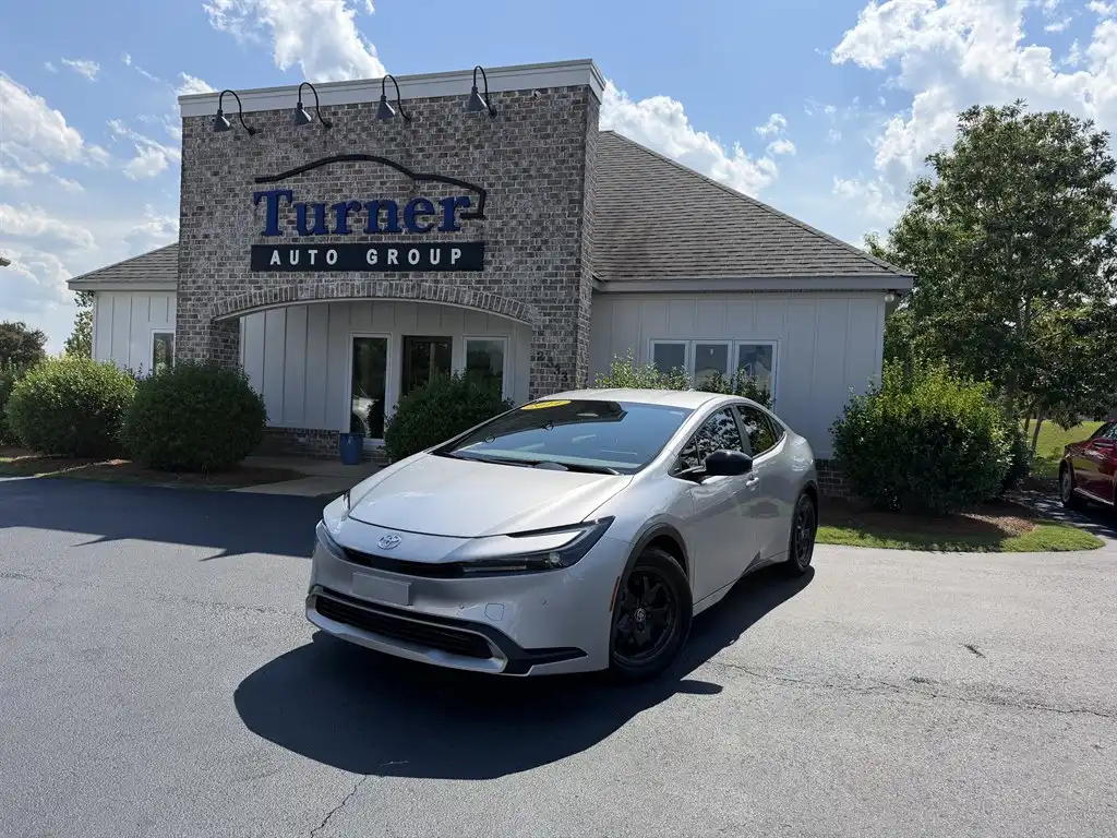 2024 Toyota Prius Prime SE's photo