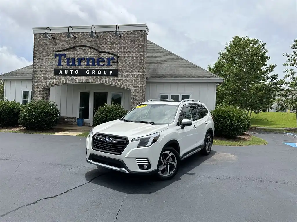 2022 Subaru Forester Touring's photo