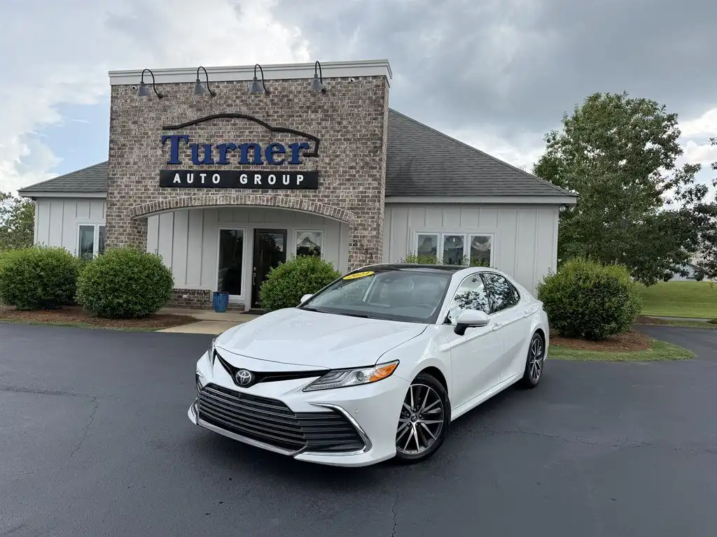 2023 Toyota Camry XLE's photo
