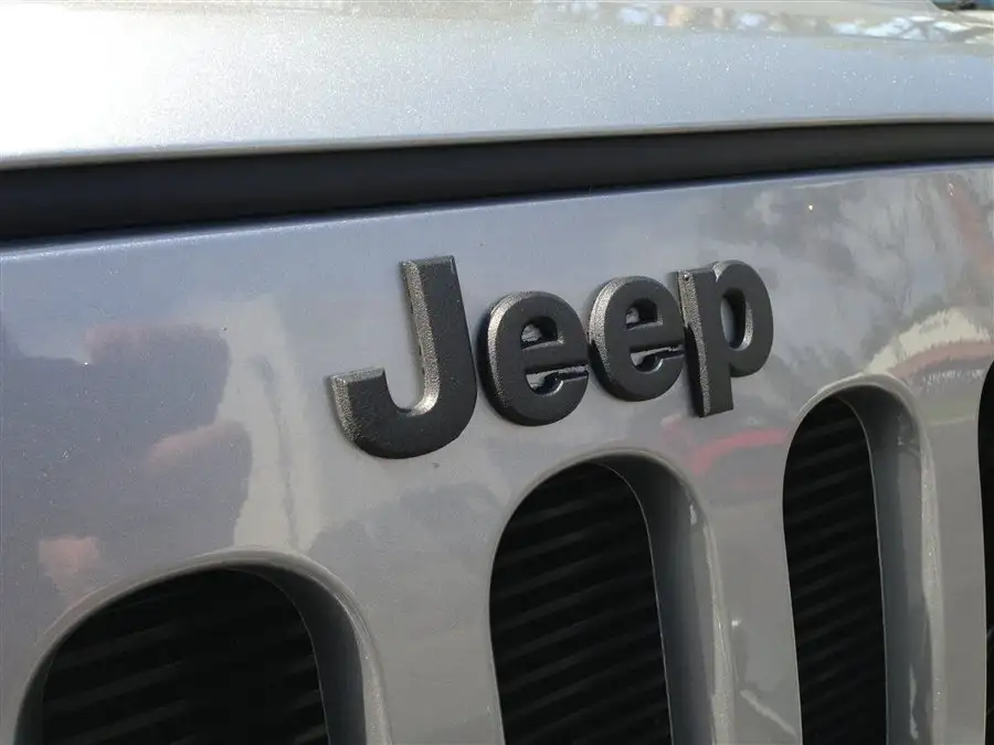 2000 Jeep Wrangler Sport's photo