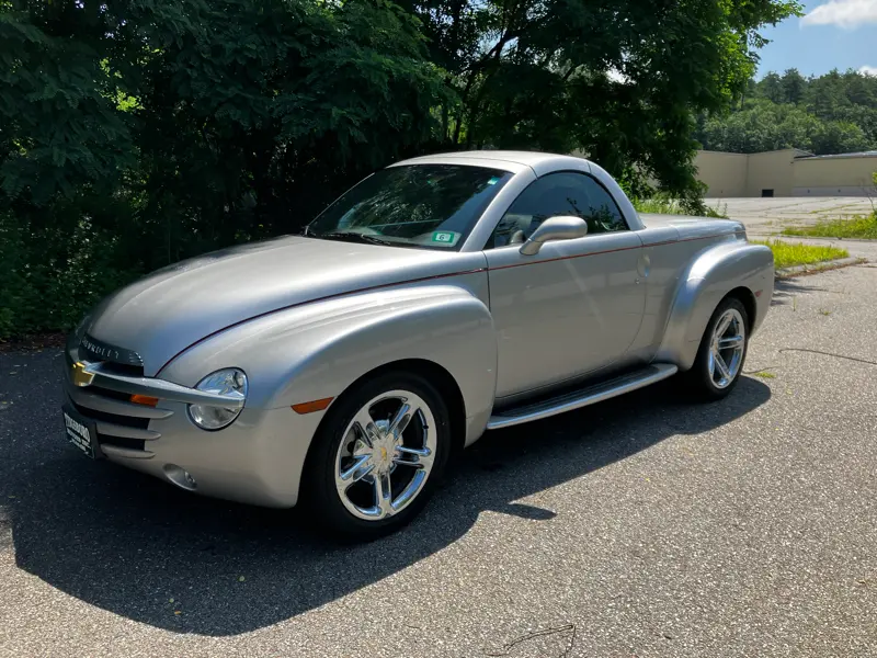 2005 Chevrolet SSR LS photo 4