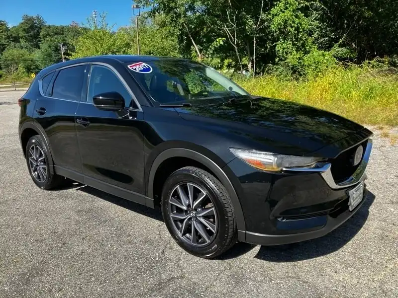 2017 Mazda CX-5 Grand Touring AWD Auto's photo