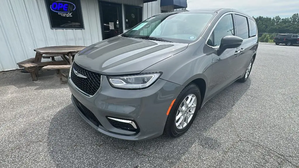 Vehicle Image 2